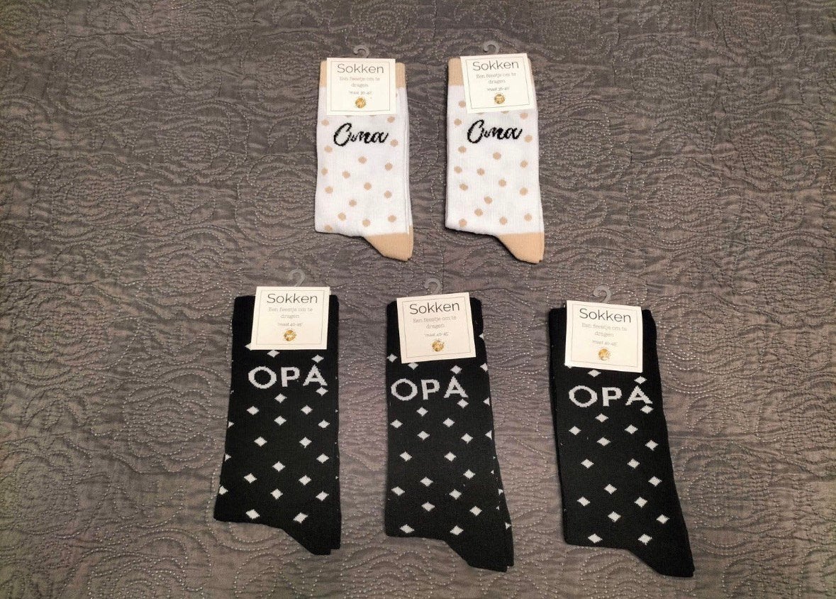 Nieuwe sokken met tekst oma/opa, Ophalen of Verzenden, Nieuw, Sokken en Kniesokken