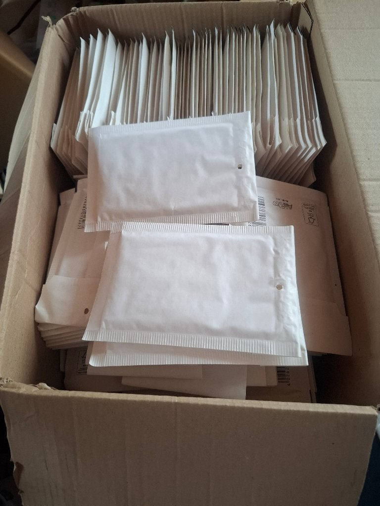 Luchtkussenenvelop Bubbelenveloppen 120x215  bijna 200 stuks, Ophalen of Verzenden, Nieuw