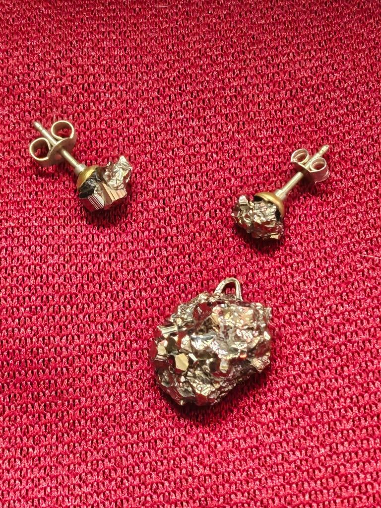 Pyriet Oorbellen & Hanger Set - Zoldervondst, Ophalen of Verzenden, Overige materialen
