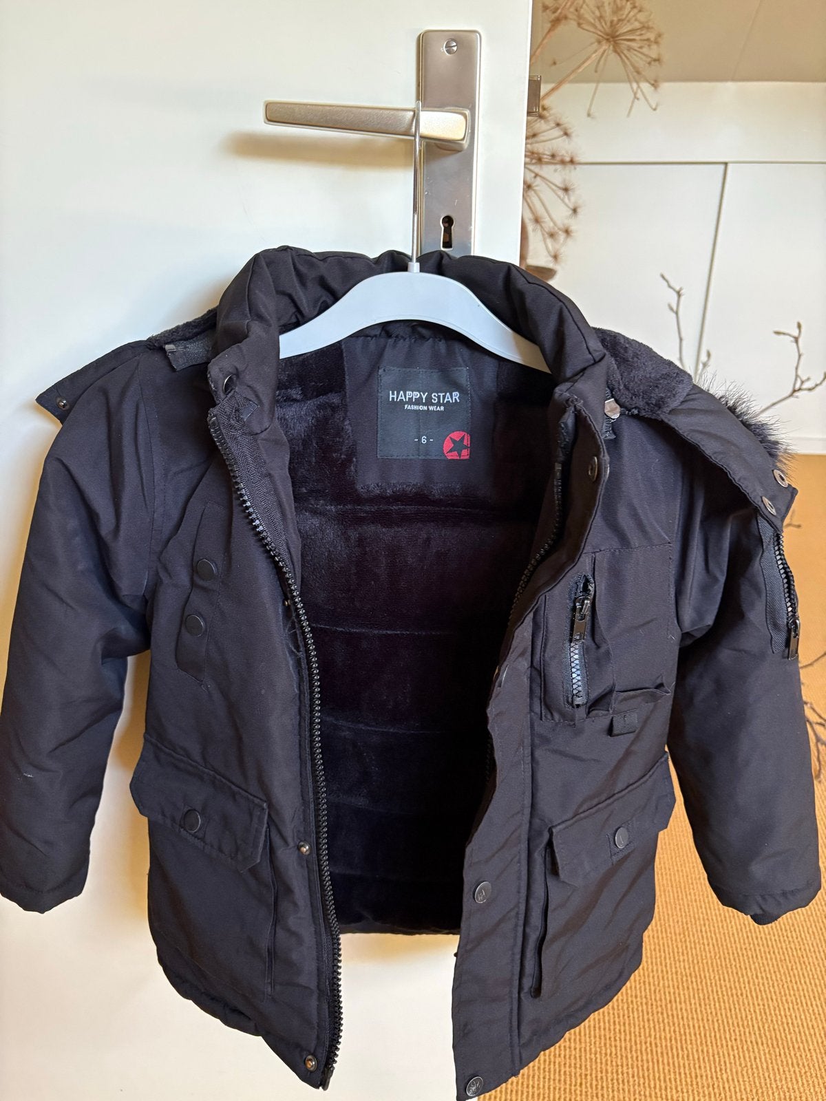 Zwarte jongens jas Happy Star met afneembare capuchon, Kinderen en Baby's, Kinderkleding | Maat 116, Ophalen of Verzenden, Gebruikt