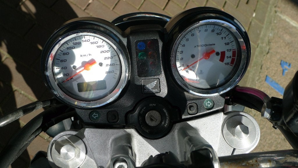 Foto 6 van Karaktervolle Honda Hornet CB600F (2004) – Klusproject