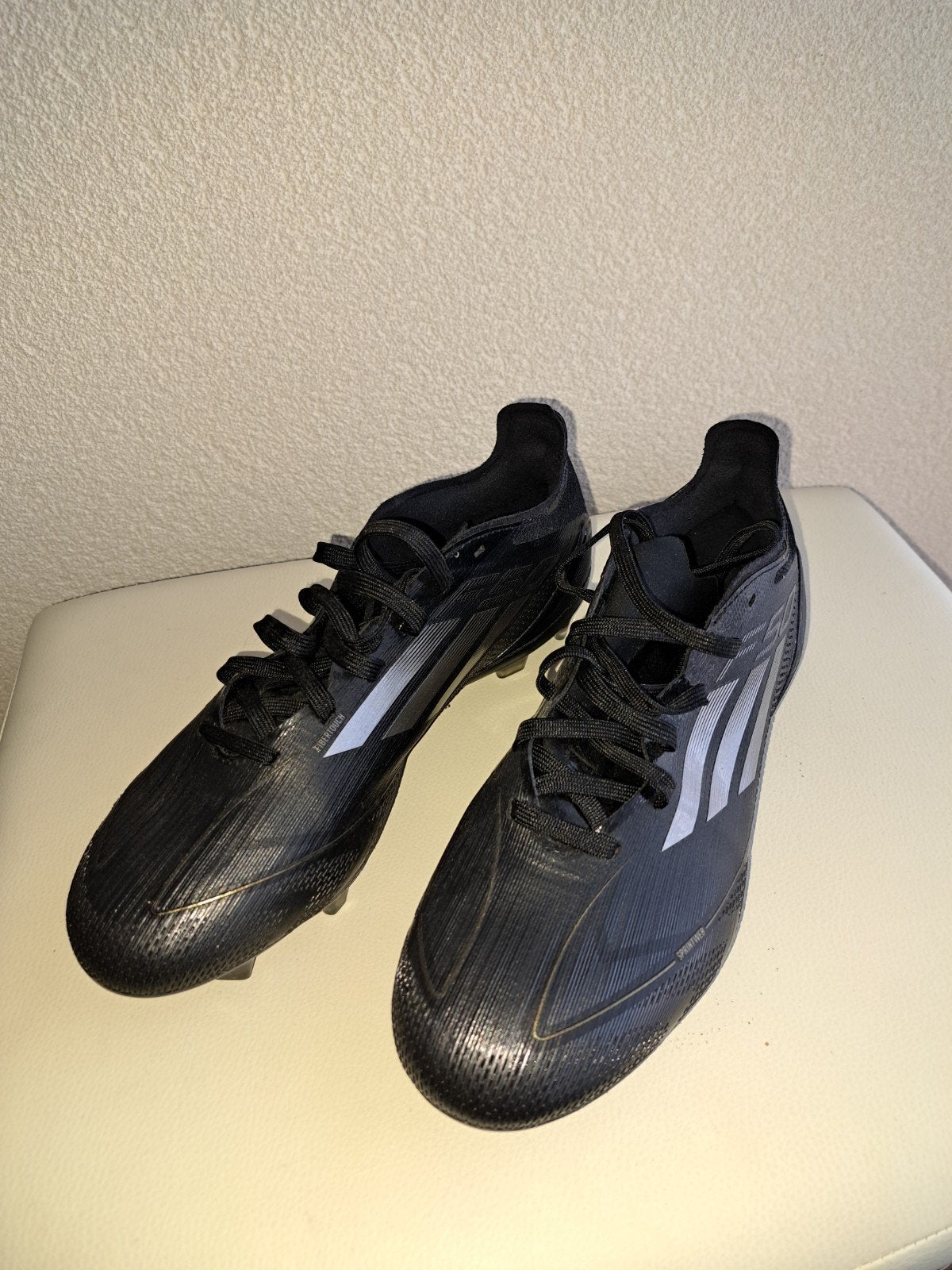 Voetbal schoenen Adidas F50, Maat XS of kleiner, Ophalen of Verzenden, Zo goed als nieuw, Schoenen