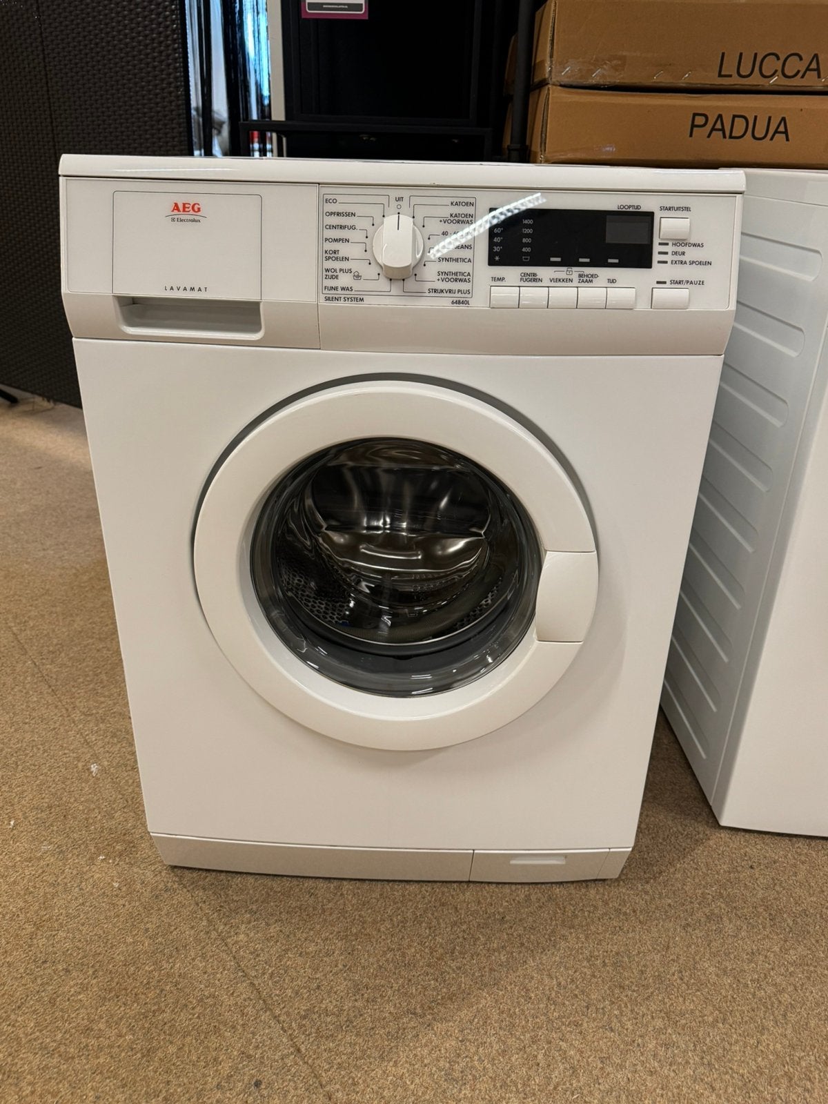 Foto 2 van Partij witgoed ook los te koop Whirlpool AEG Directleverbaar