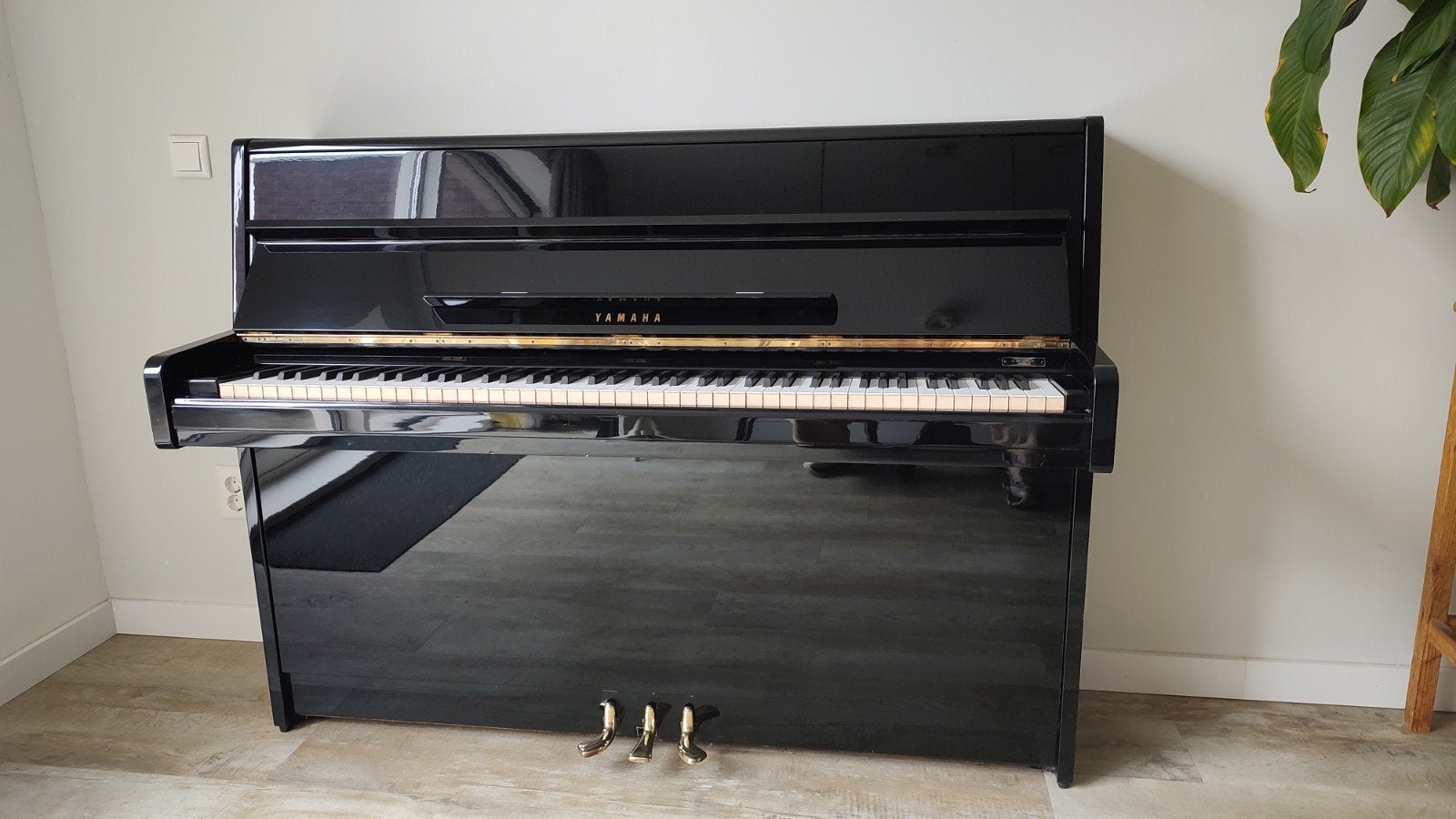 Yamaha akoestische Piano Zwart Hoogglans - Goed onderhouden, Muziek en Instrumenten, Ophalen, Gebruikt, Zwart, Piano