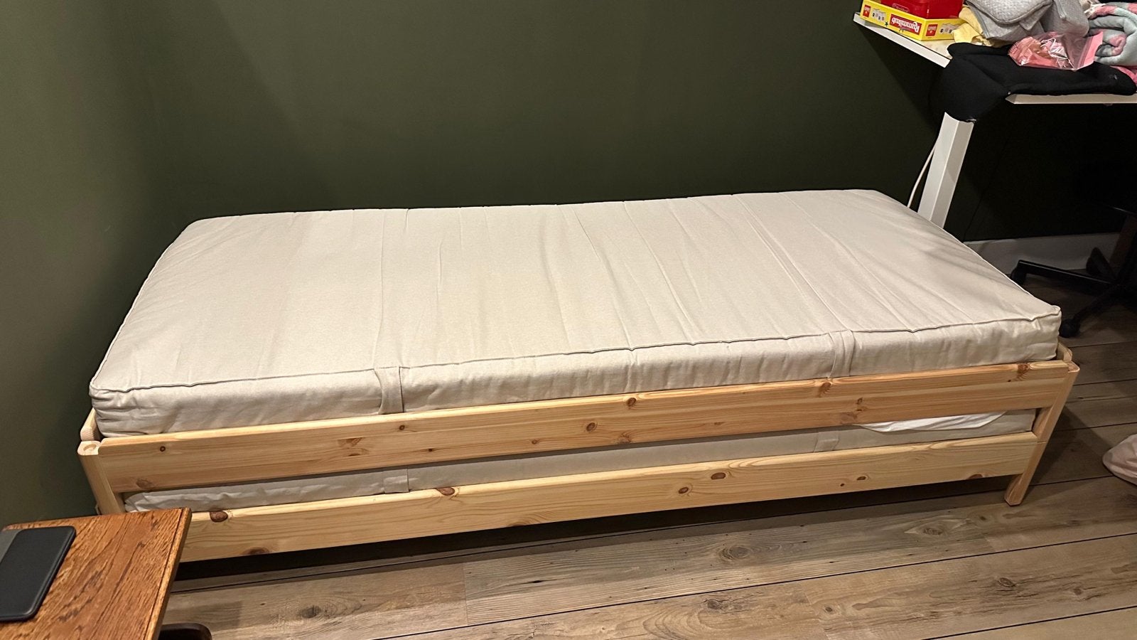 IKEA Utåker Stapelbed met 2 Vannareid stevige matrassen, Ophalen, Beige, Tweepersoons, Zo goed als nieuw