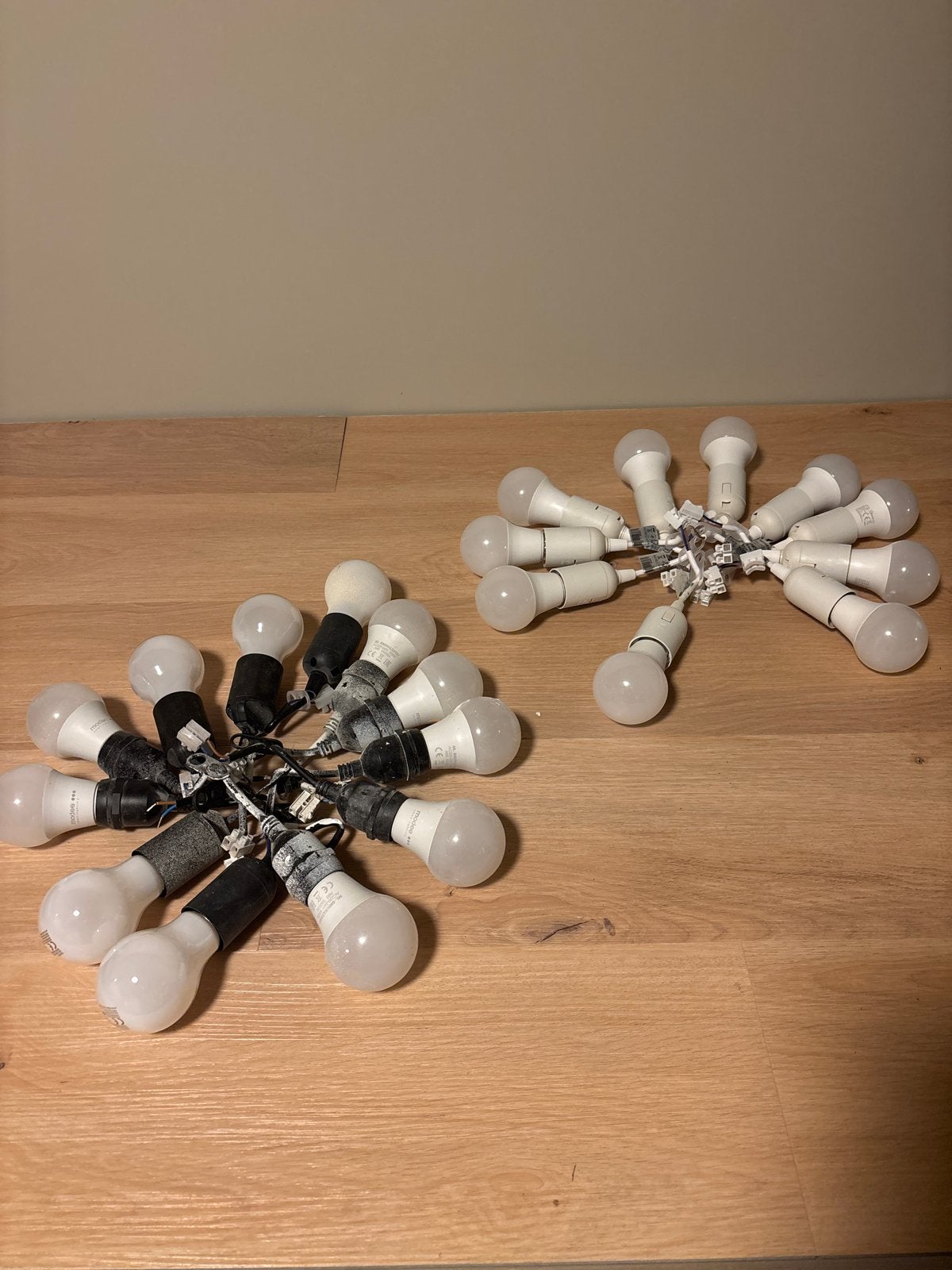 Verhuisfittingen met lampen - 12 zwart, 10 wit, Ophalen of Verzenden, Gebruikt, E27 (groot), Led-lamp