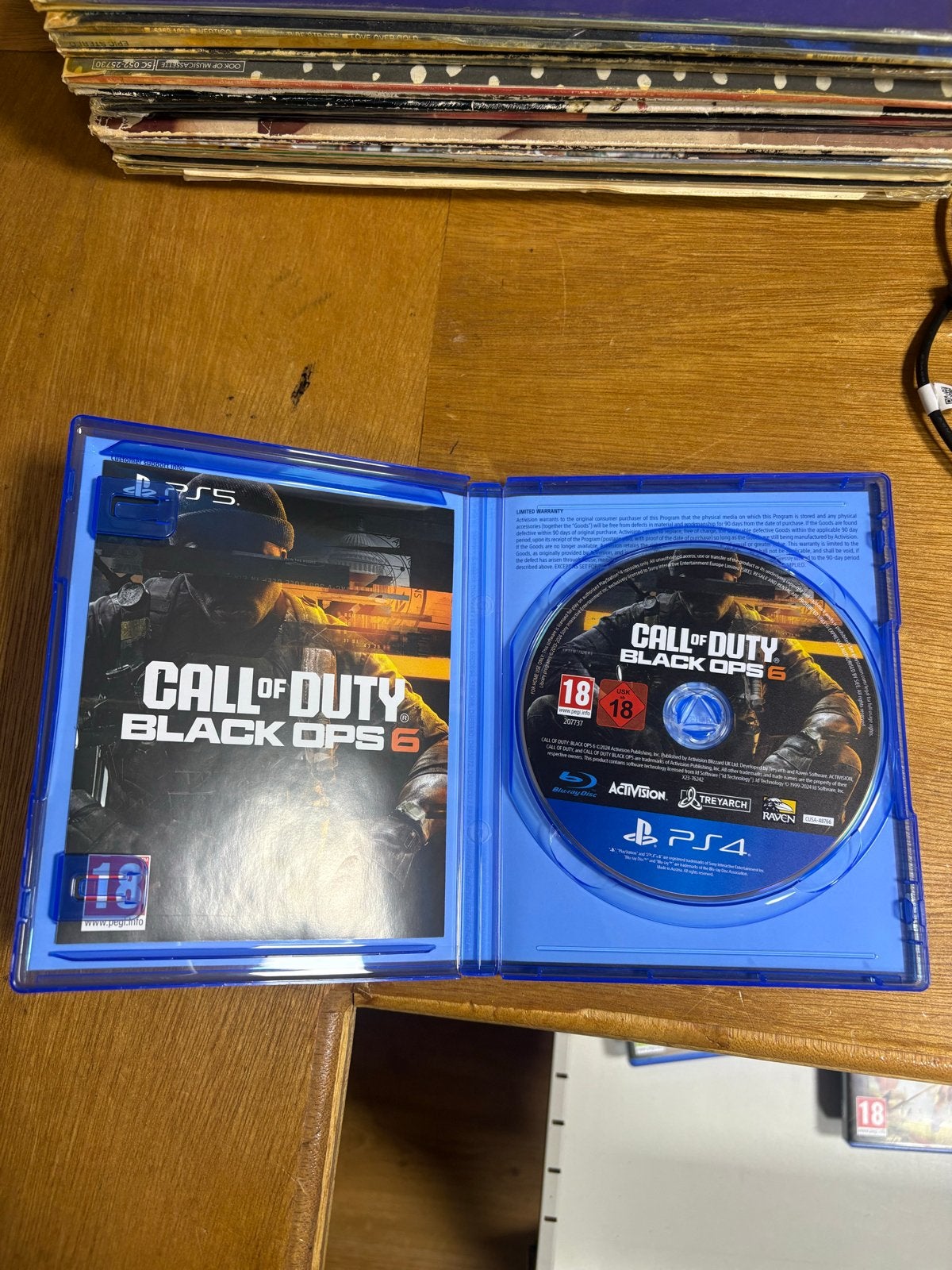 Call of Duty Black Ops 6 PS4 Cross-Gen Bundle, Spelcomputers en Games, Online, Vanaf 18 jaar, Shooter, 1 speler
