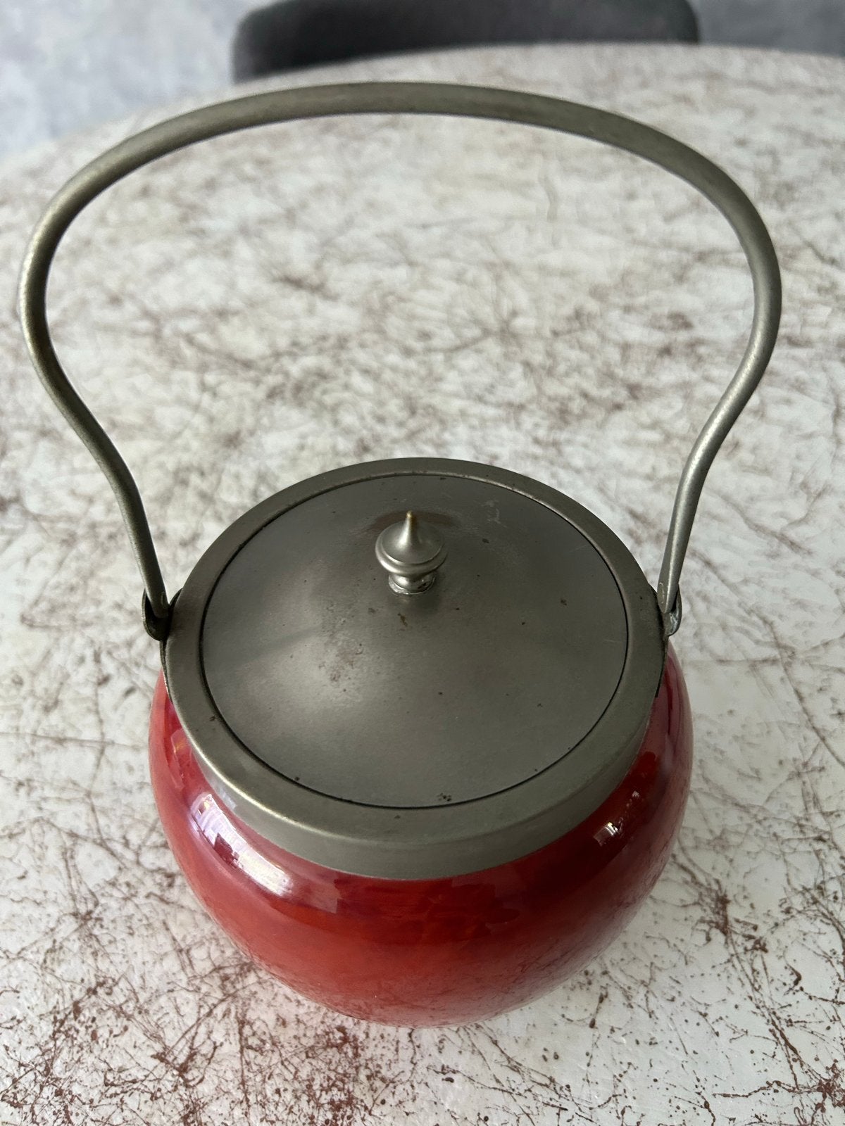 Vintage rood glazen potje met tinnen deksel en hengsel, Ophalen of Verzenden
