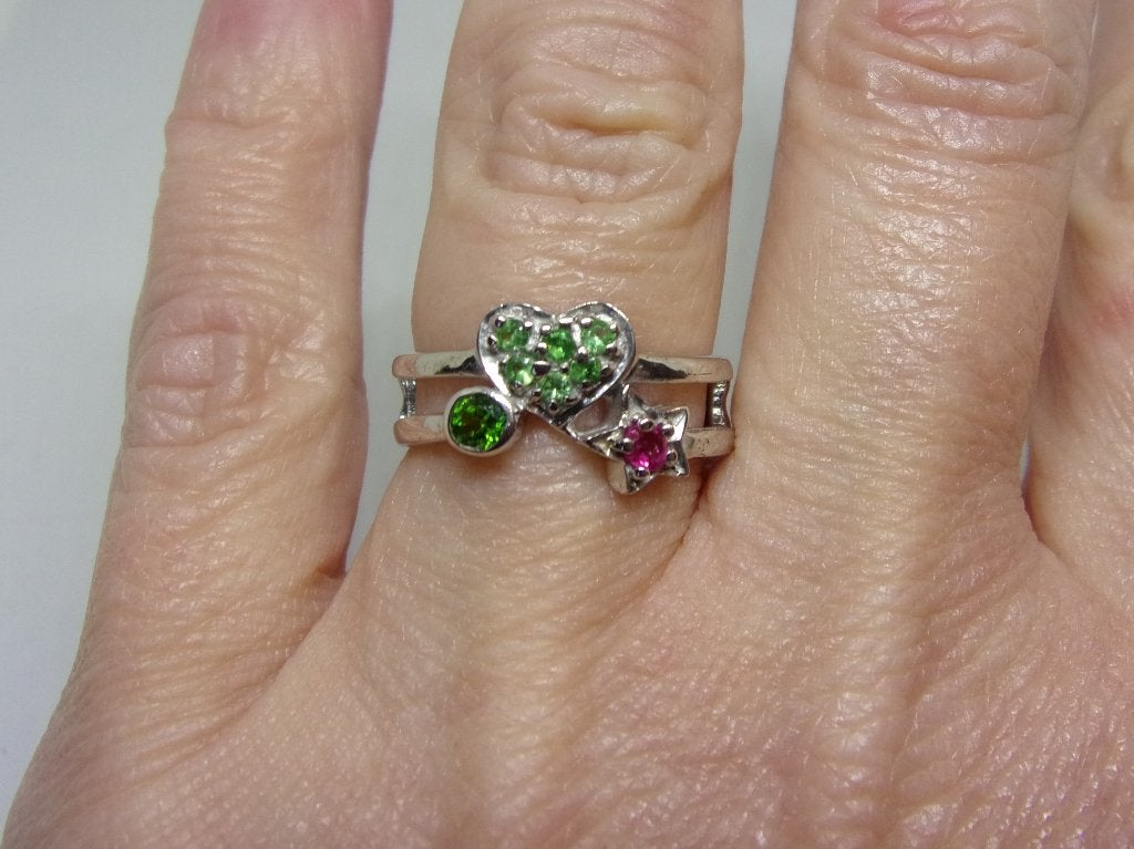 Nieuwe zilveren ring met Toermalijn en Tsavoriet, Verzenden, Nieuw, 17 tot 18, Met edelsteen