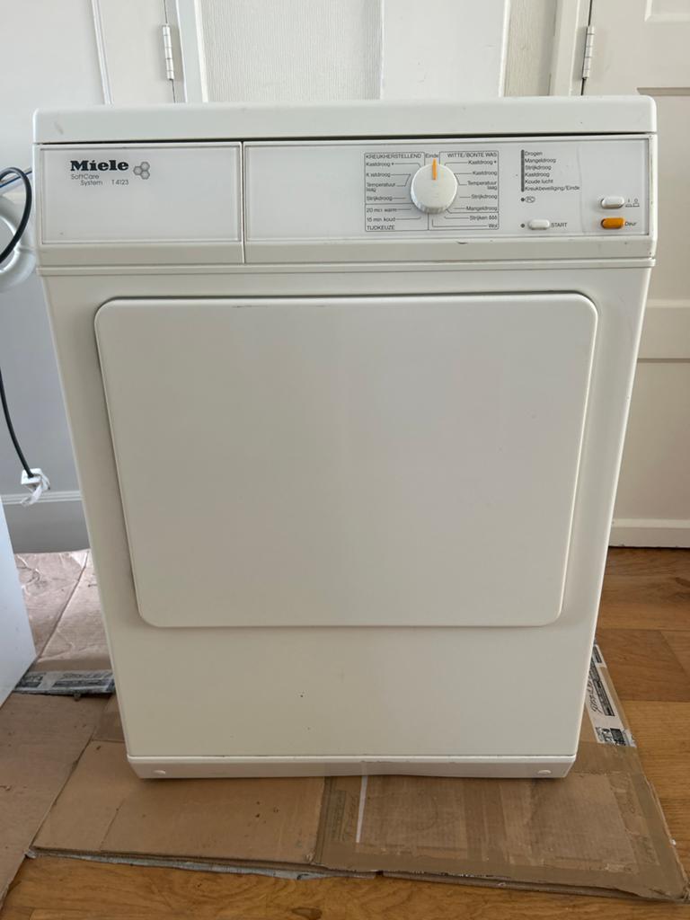 Miele SoftCare System T4123 Wasdroger, Ophalen, 6 tot 8 kg, Gebruikt, Luchtafvoer