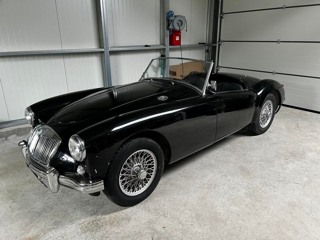 MG MGA cabriolet, Auto's, MG, Particulier, Benzine, Cabriolet, Handgeschakeld, Geïmporteerd, Zwart, Achterwielaandrijving, Ophalen