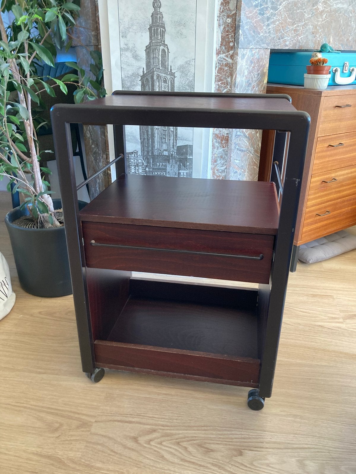 Vintage kersenhouten bijzettafel, Ophalen, Minder dan 55 cm, Gebruikt, 60 cm of meer