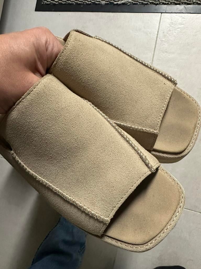 Uggs sandalen, Ophalen of Verzenden, Gebruikt
