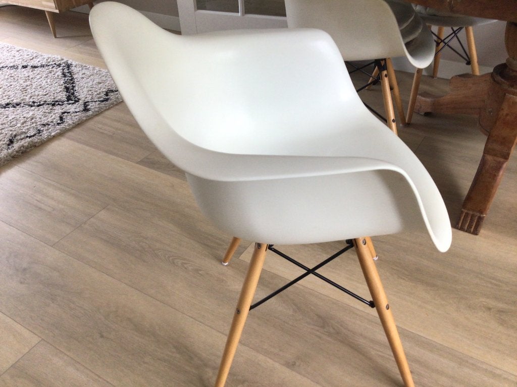 Witte Charles Eames geen Vitra eetkamerstoelen, Huis en Inrichting, Stoelen, Ophalen, Gebruikt, Hout, Wit