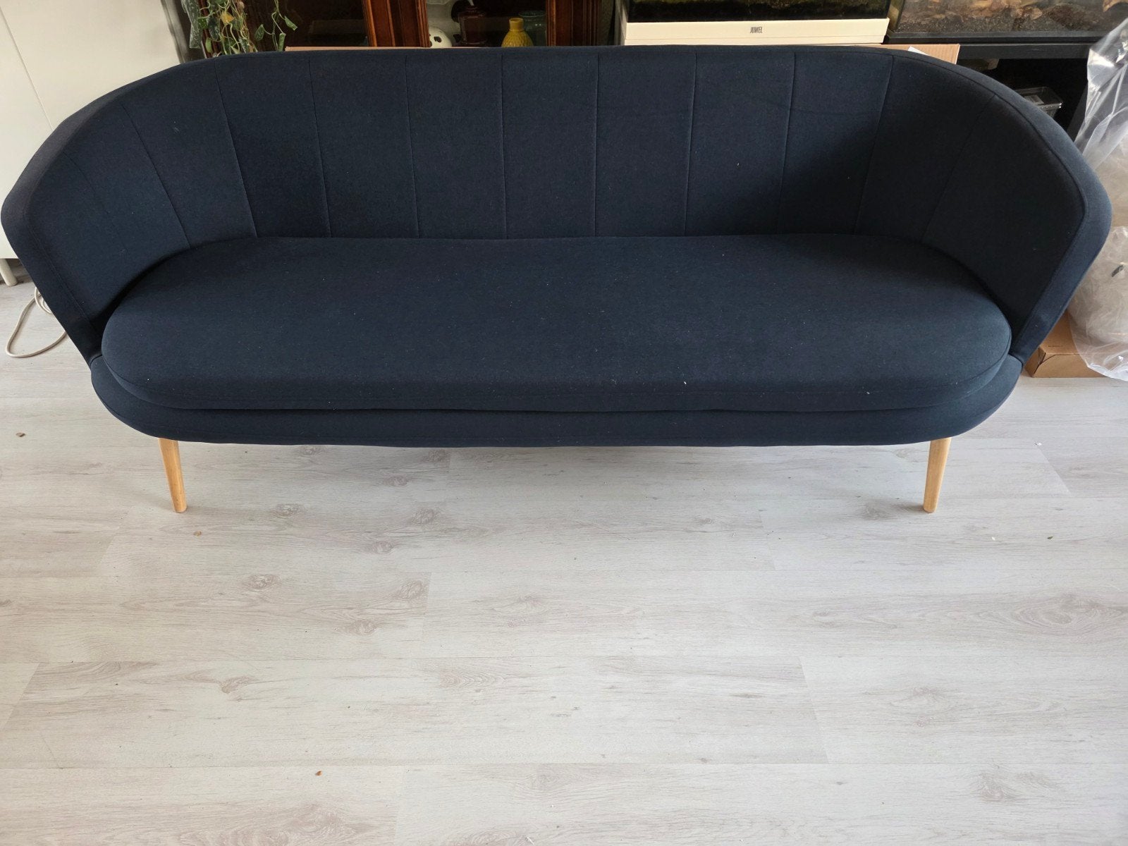 GISTRUP  bank van Jysk, Ophalen, 150 tot 200 cm, Driepersoons, 75 tot 100 cm