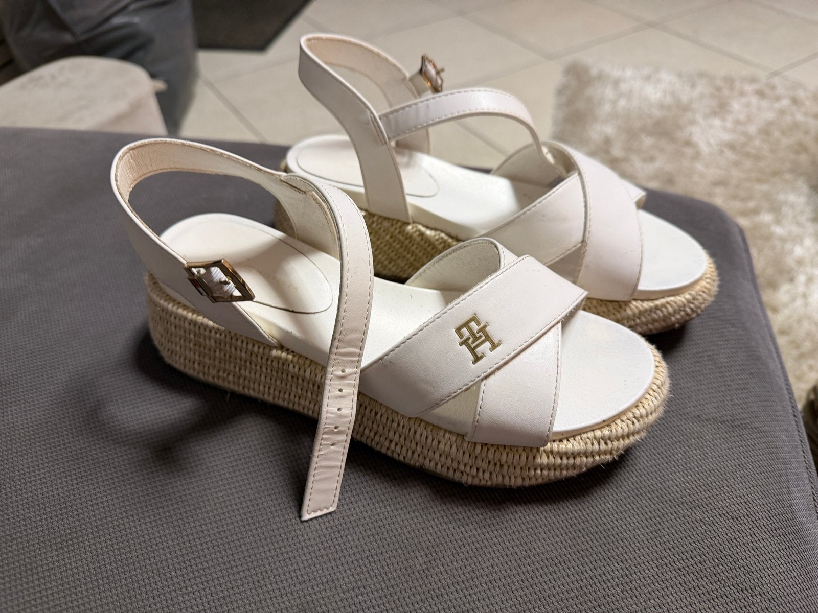 Tommy Hilfiger Sandalen - Maat 36, Ophalen of Verzenden, Gedragen, Wit, Sandalen of Muiltjes