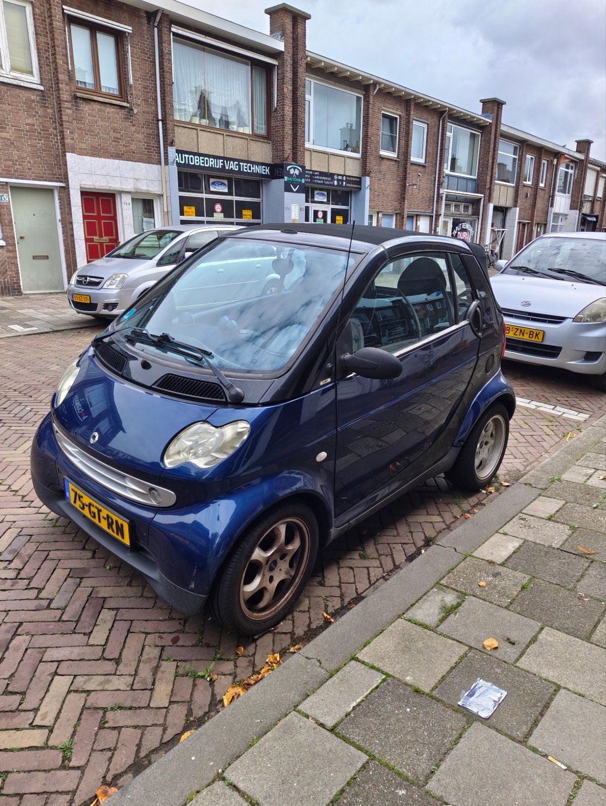 MCC Smart 0.6 45KW Cabrio AUT 2001 Zwart, Auto's, Automaat, Achterwielaandrijving, 18 €/maand, Cabriolet