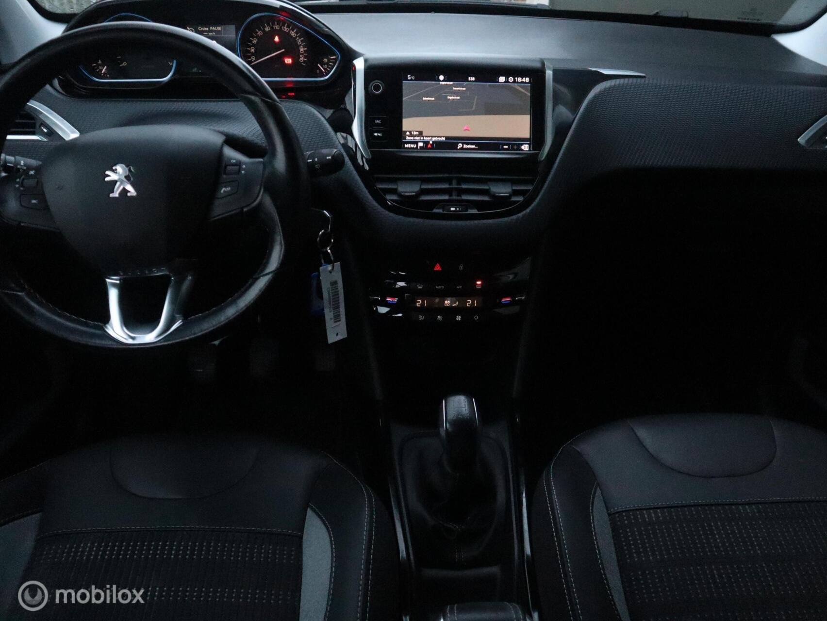 Peugeot 2008 1.2PT 110 PK H6 Allure Navigatie|1/2Leer|Camera, Voorwielaandrijving, Leder en Stof, Origineel Nederlands, Bedrijf