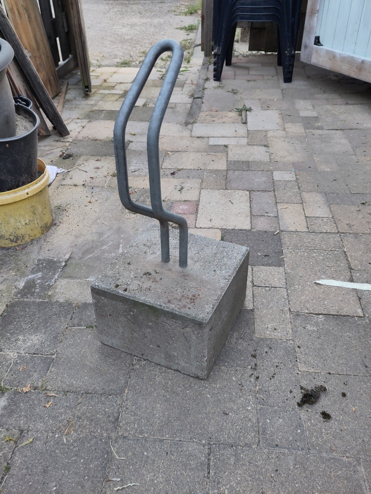 fietsrek met betonblok30*30*30, Ophalen