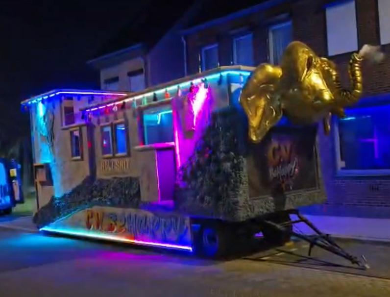 Xxl gouden olifanten kop voor carnavalswagen of deco, Ophalen, Zo goed als nieuw, Versiering, Carnaval