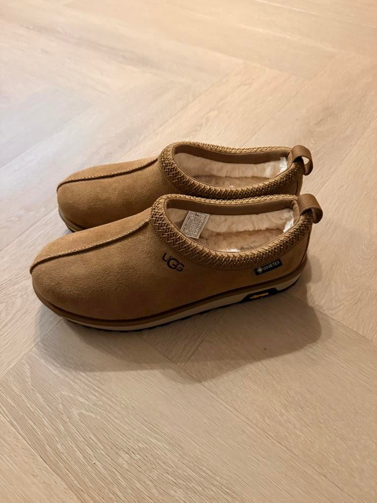 UGG Tasman GTX instapper suède – Camel – Maat 45 – Nieuw, Loafers, UGG, Bruin, Nieuw