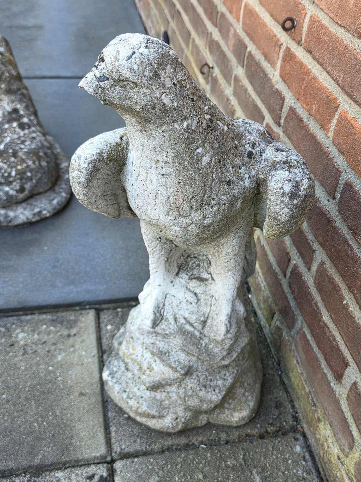 Stenen Tuinbeeld van een Vogel - Klassieke Decoratie, Ophalen, Gebruikt, Beton, Dierenbeeld