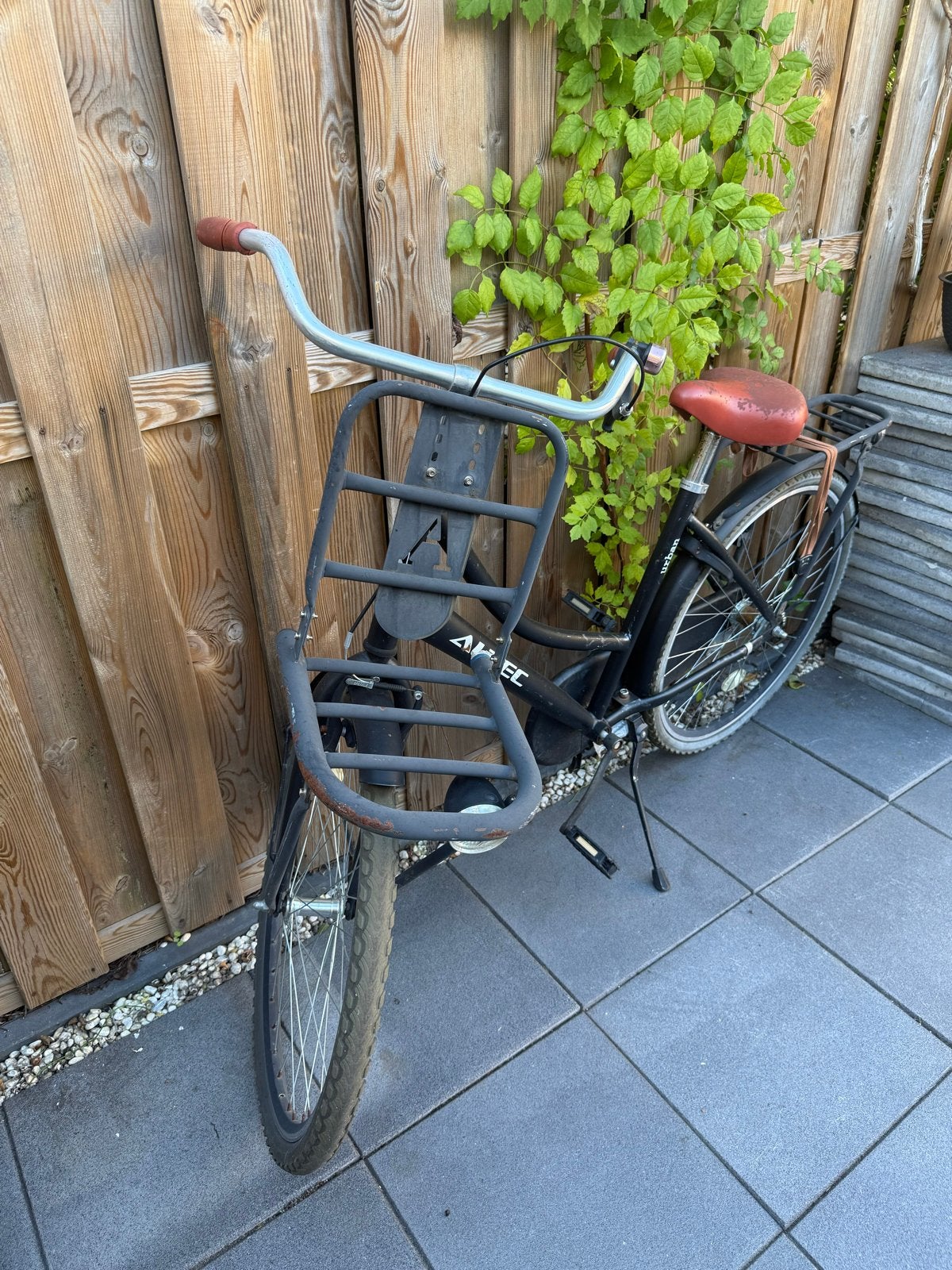 Stevige transportfiets met voordrager, Gebruikt, Velgrem, Versnellingen, 53 tot 57 cm