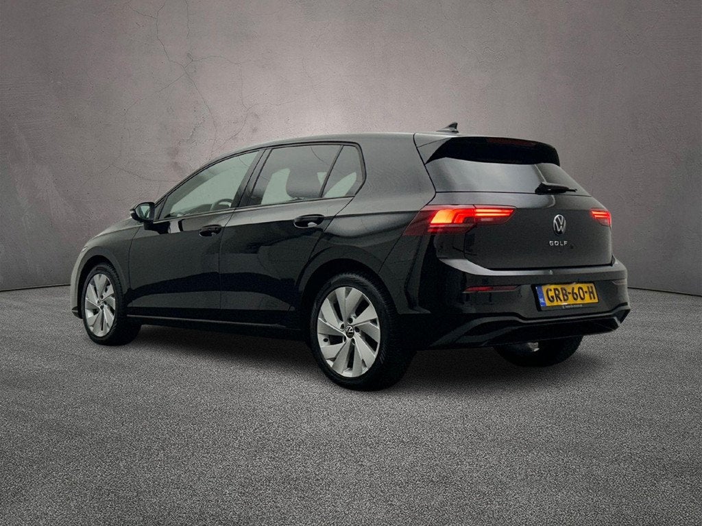 Volkswagen Golf Life Edition 1.5 TSI 115pk Adaptive cruise c, Voorwielaandrijving, Stof, 4 cilinders, Zwart