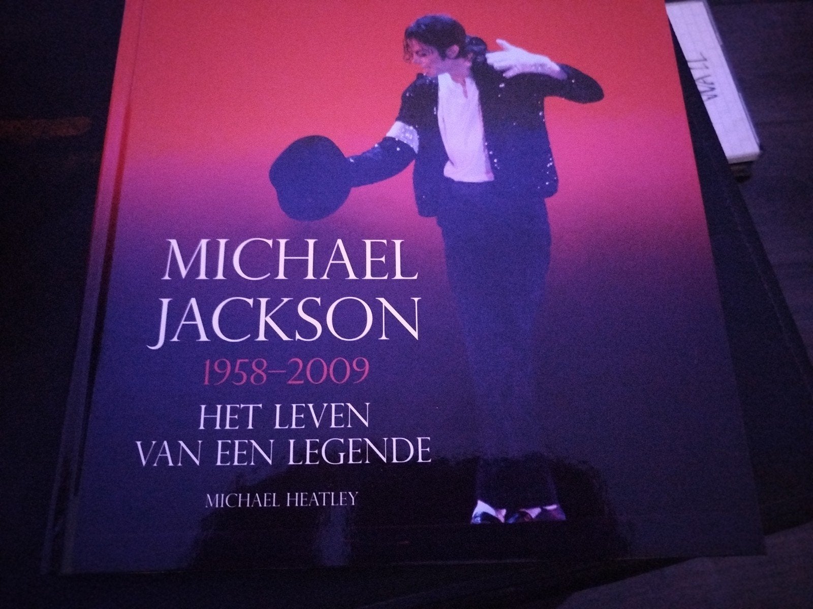 MICHAEL JACKSON LEVEN VAN EEN LEGENDE 1958/2009 HARDCOVER, Artiest, Ophalen of Verzenden, Zo goed als nieuw, Michael Heatley