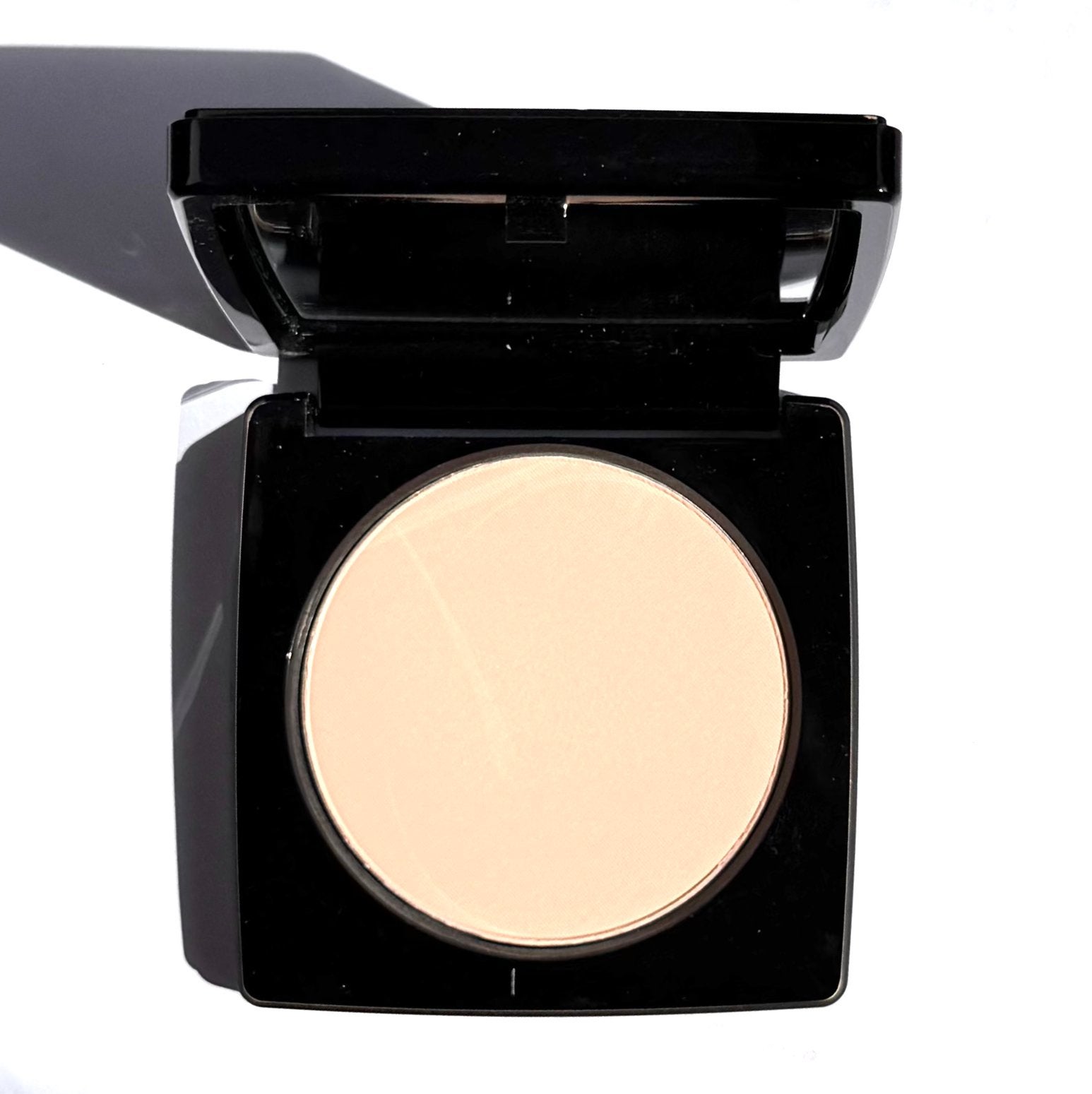 Bobbi Brown Sheer Finish Pressed Powder Sunny Beige 10g, Ophalen of Verzenden, Zo goed als nieuw, Beige, Gehele gezicht
