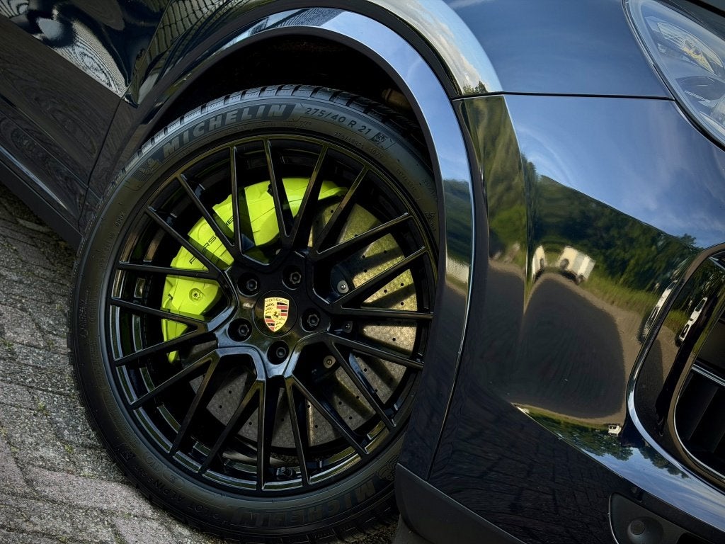 Porsche Cayenne Coupé 4.0 TURBO S E-Hybrid PANO|CERAMIC|CHR, Auto's, Porsche, 14 kWh, Gebruikt, Blauw, 3000 kg