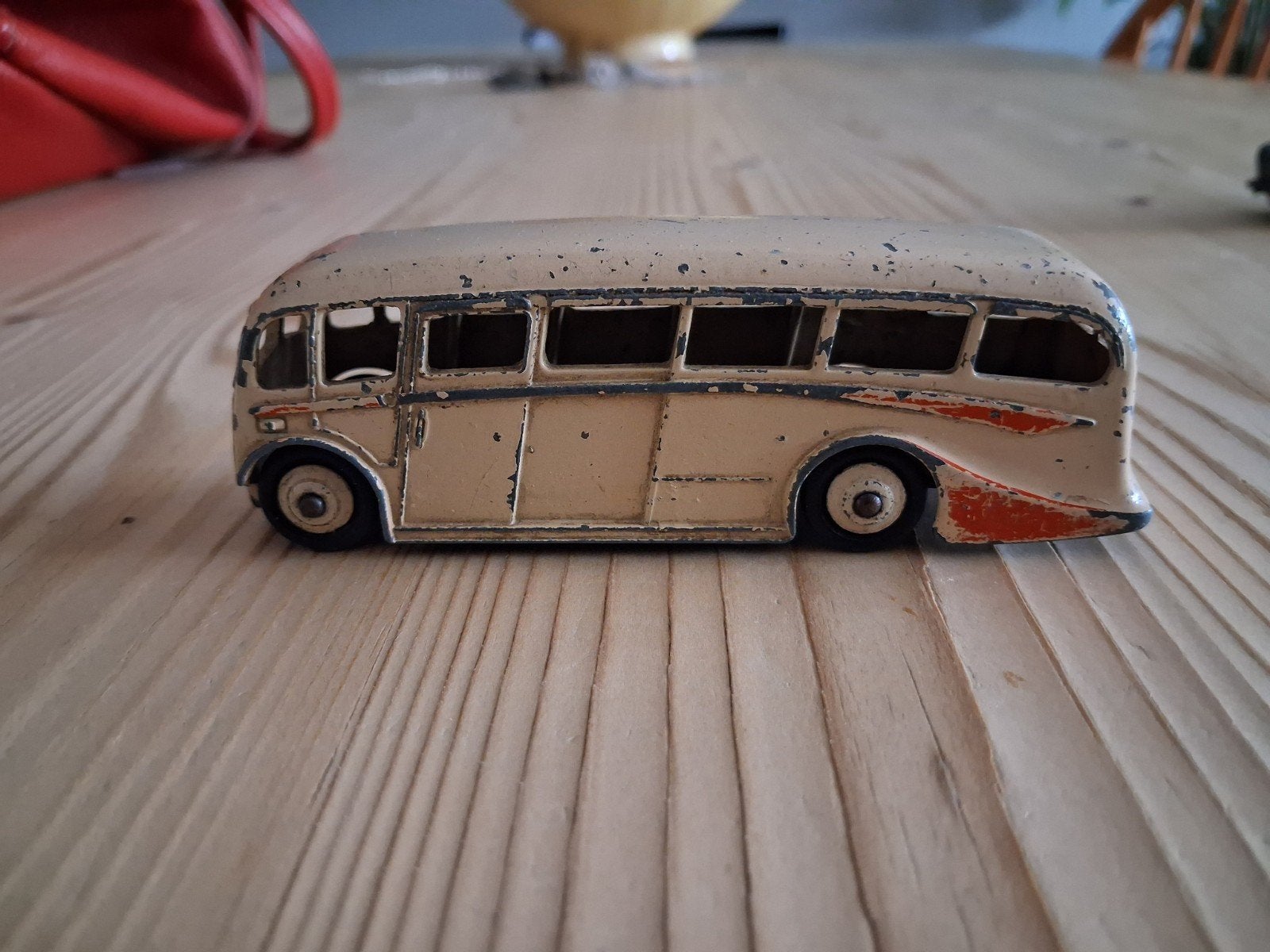 Dinky Toys Luxury Coach, Ophalen of Verzenden, Gebruikt, Auto, Dinky Toys