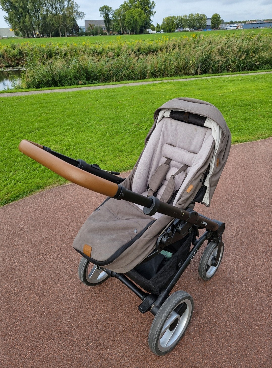 Kinderwagen met reiswieg en zitje (Mutsy), Kinderen en Baby's, Kinderwagens en Combinaties, Gebruikt, Ophalen of Verzenden, Combiwagen
