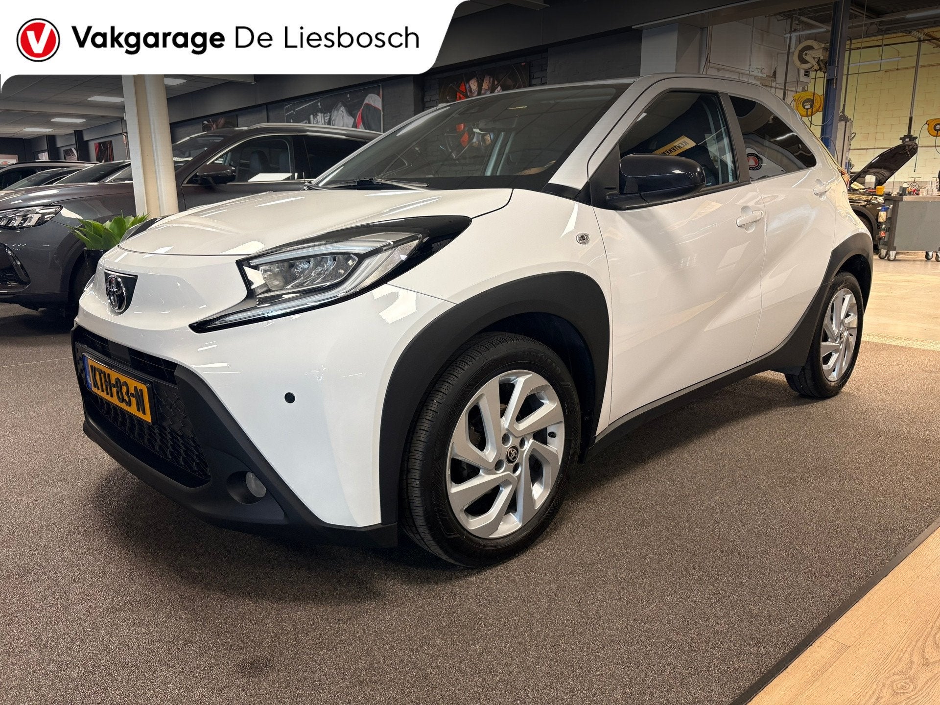 Toyota Aygo X 1.0 VVT-i MT first / apple /stoelverw /cruisec, Auto's, Stof, Gebruikt, 920 kg, 4 stoelen