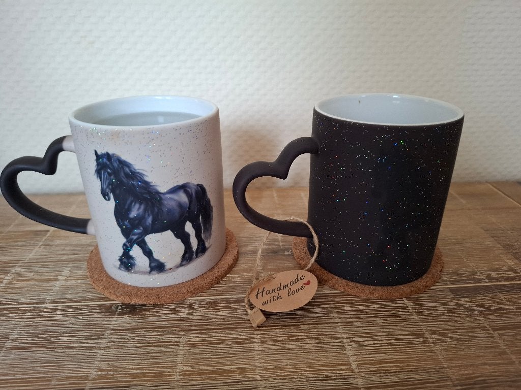 Mok / beker met Fries paard NIEUW, Overige materialen, Nieuw, Ophalen of Verzenden, Overige stijlen