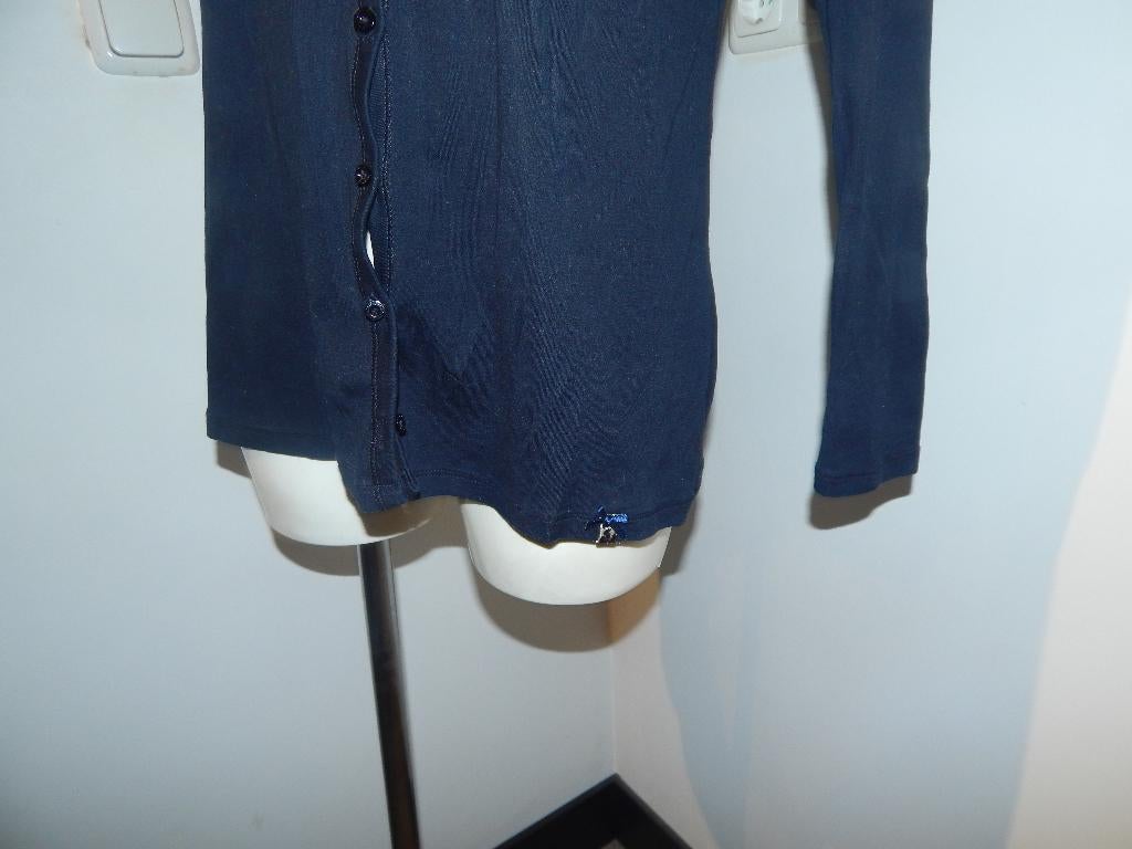 Marccain basis vest zwart van kleur knoopjes v hals N6, Verzenden, Zwart, Maat 42/44 (L), Gedragen