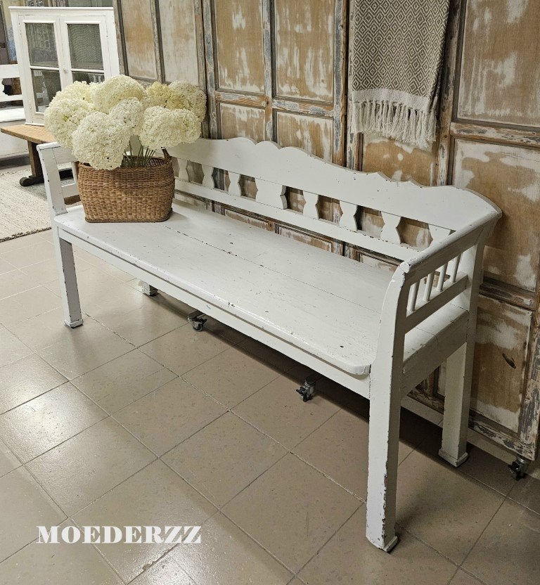 Foto 6 van Hongaarse houten Bank sfeervol