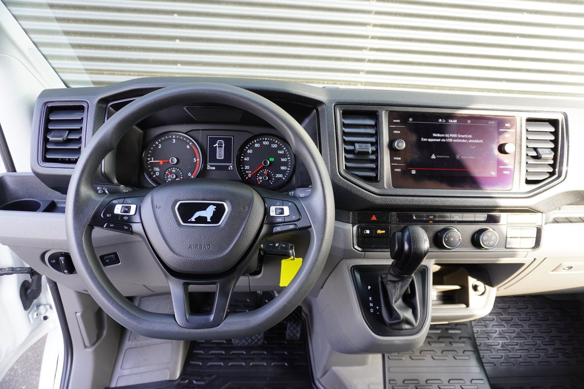 MAN TGE 180pk Automaat L5H3/ L4H3 XXL Maxi Apple Carplay Cam, Auto's, Bestelauto's, Gebruikt, Euro 6, 4 cilinders, Wit