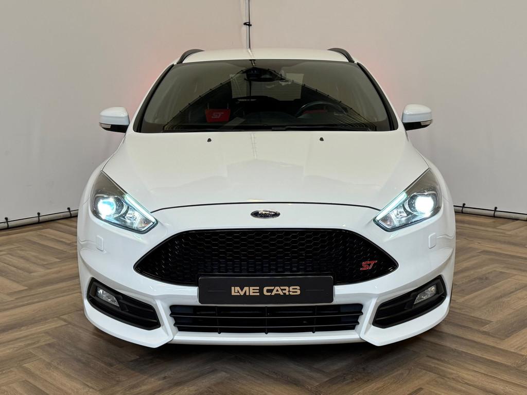 Ford Focus Wagon 2.0 ST | DEALER ONDERHOUDEN! | NETTE AUTO!, Auto's, Gebruikt, 4 cilinders, Bi-Xenon koplampen, Wit