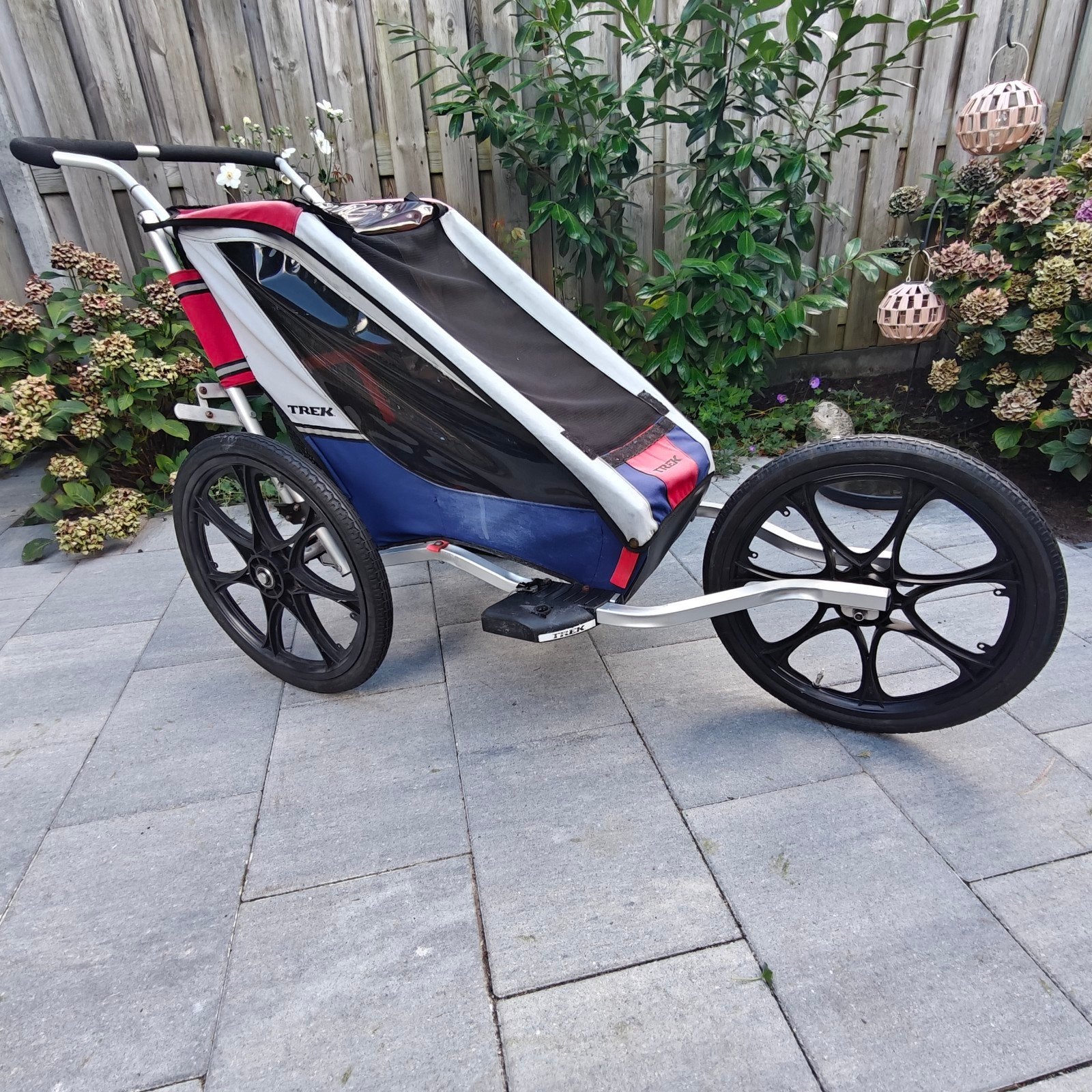 Trek fietskar, hondenkar, jogger, Ophalen, Gebruikt, Opvouwbaar, Hondenkar