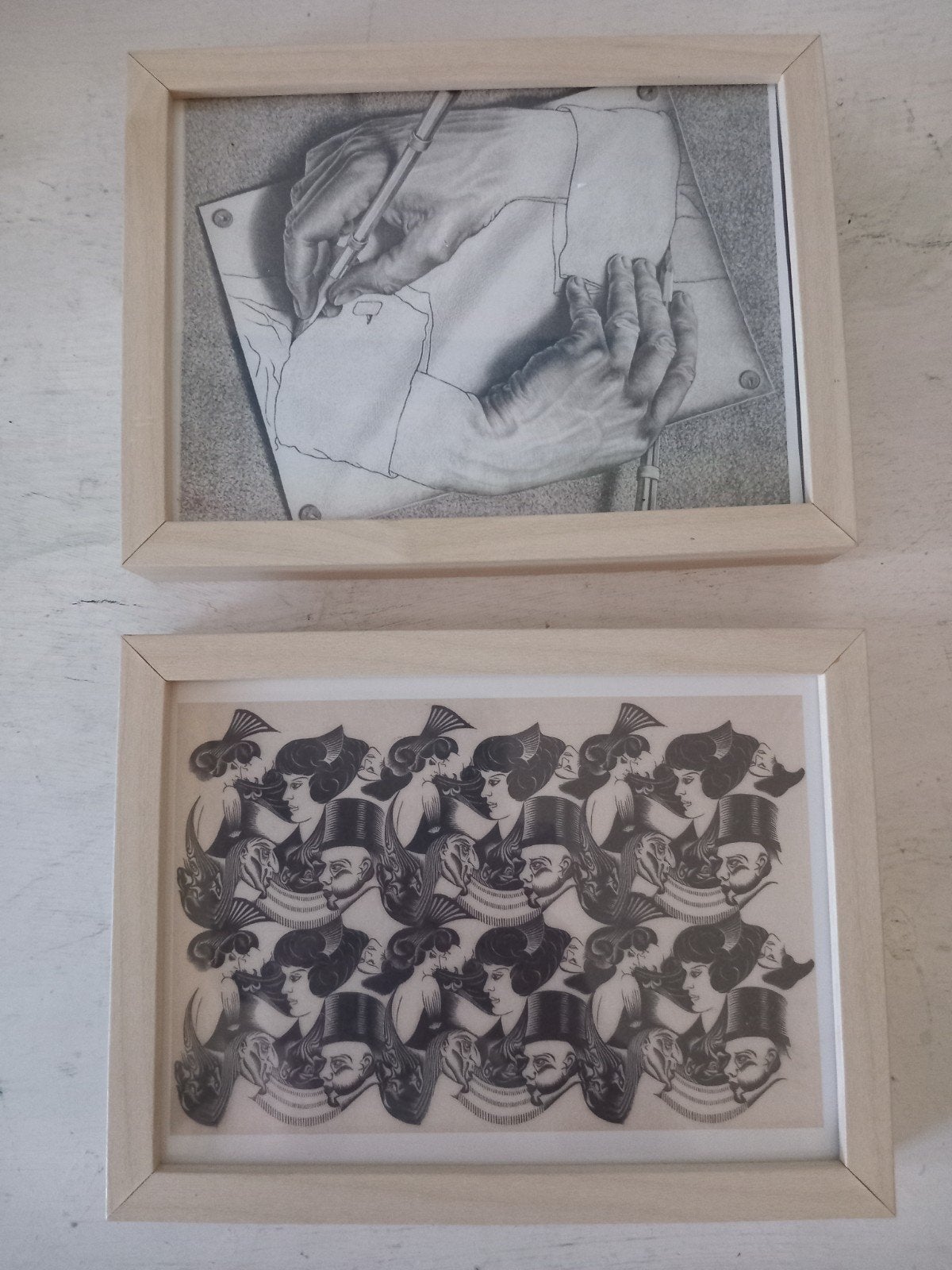 Escher...🖋... 1 + 1  Gratis, Ophalen, Ingelijst