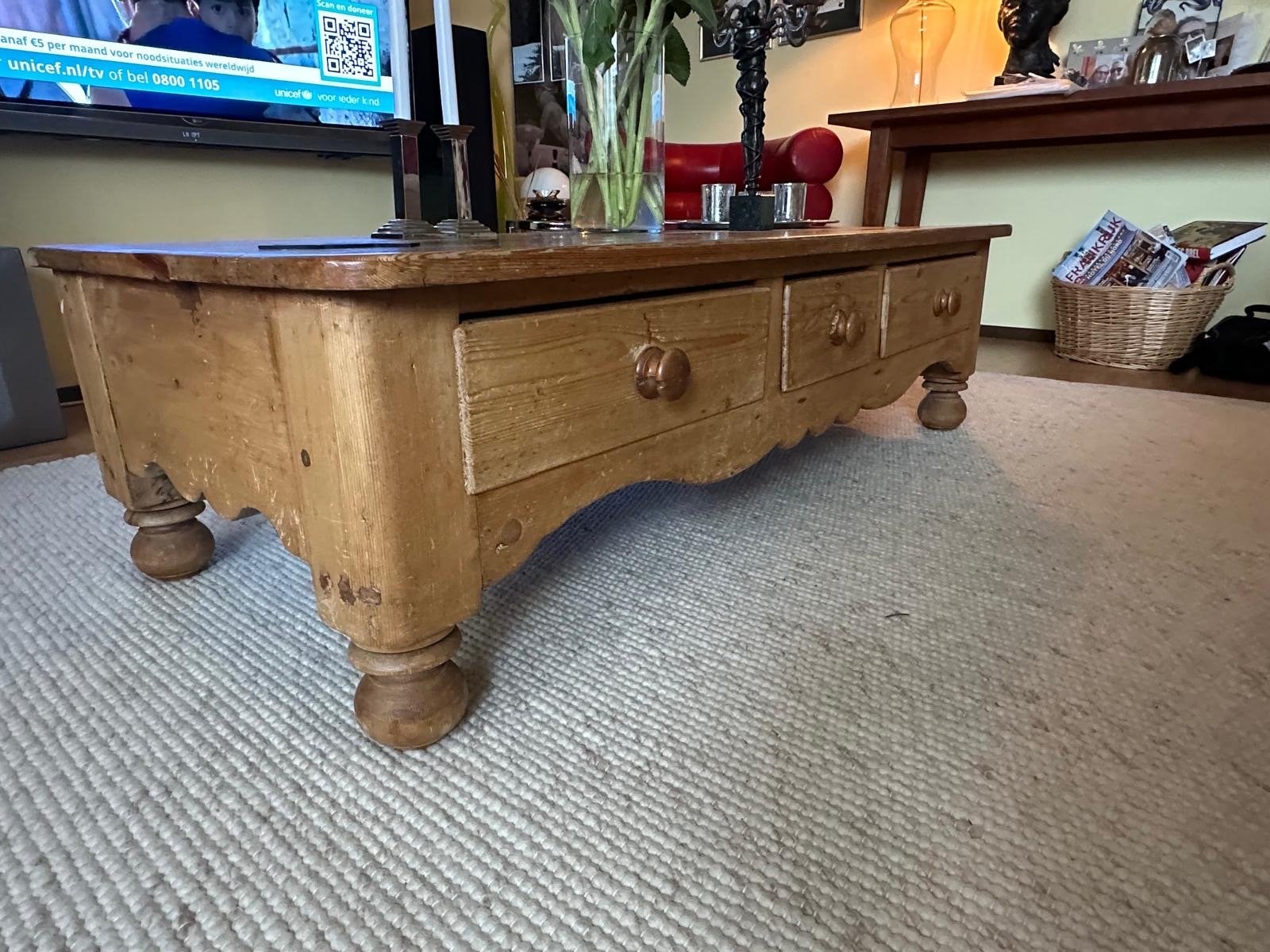 Massief houten salontafel met lades, Huis en Inrichting, Gebruikt, 100 tot 150 cm, 50 tot 100 cm, Overige houtsoorten