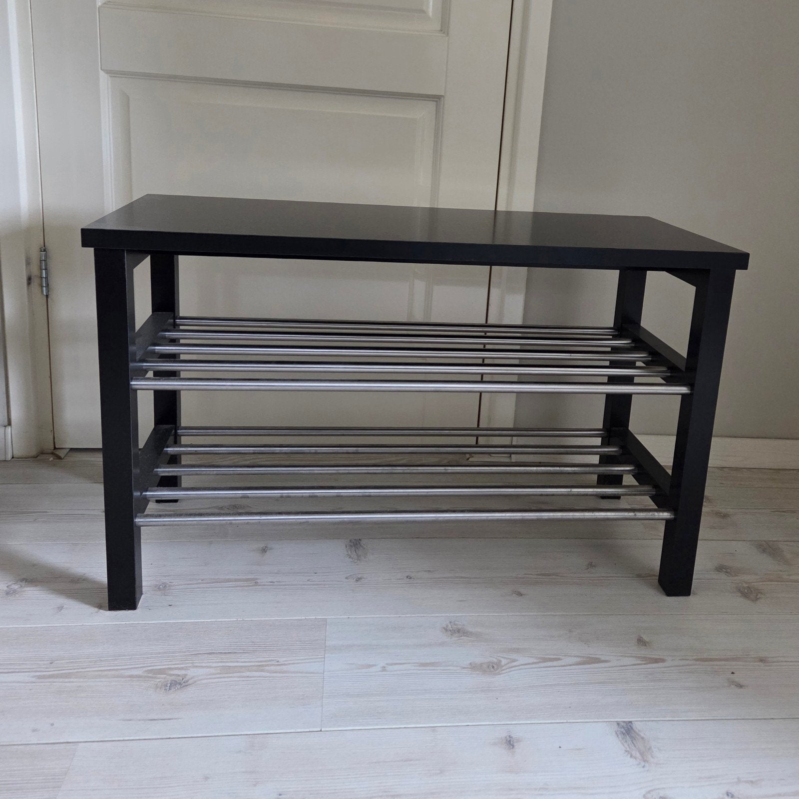 Schoenenrek / Bankje zwart ikea tjusig halbank 50x34x81 cm, Huis en Inrichting, Kasten | Schoenenrekken, Ophalen, Gebruikt