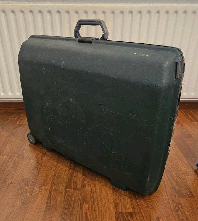 Grote solide Samsonite koffer met wieltjes en cijferslot, Gebruikt, Hard kunststof, 45 tot 55 cm, 70 cm of meer