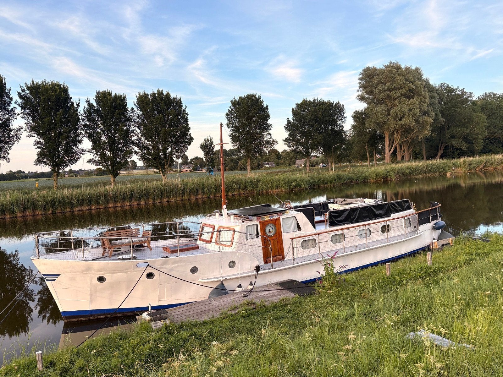 Varend erfgoed woonschip kruiser. 17m bij 4,1m met ligplaats, Watersport en Boten, Ophalen, Diesel, Motorjacht, Hout