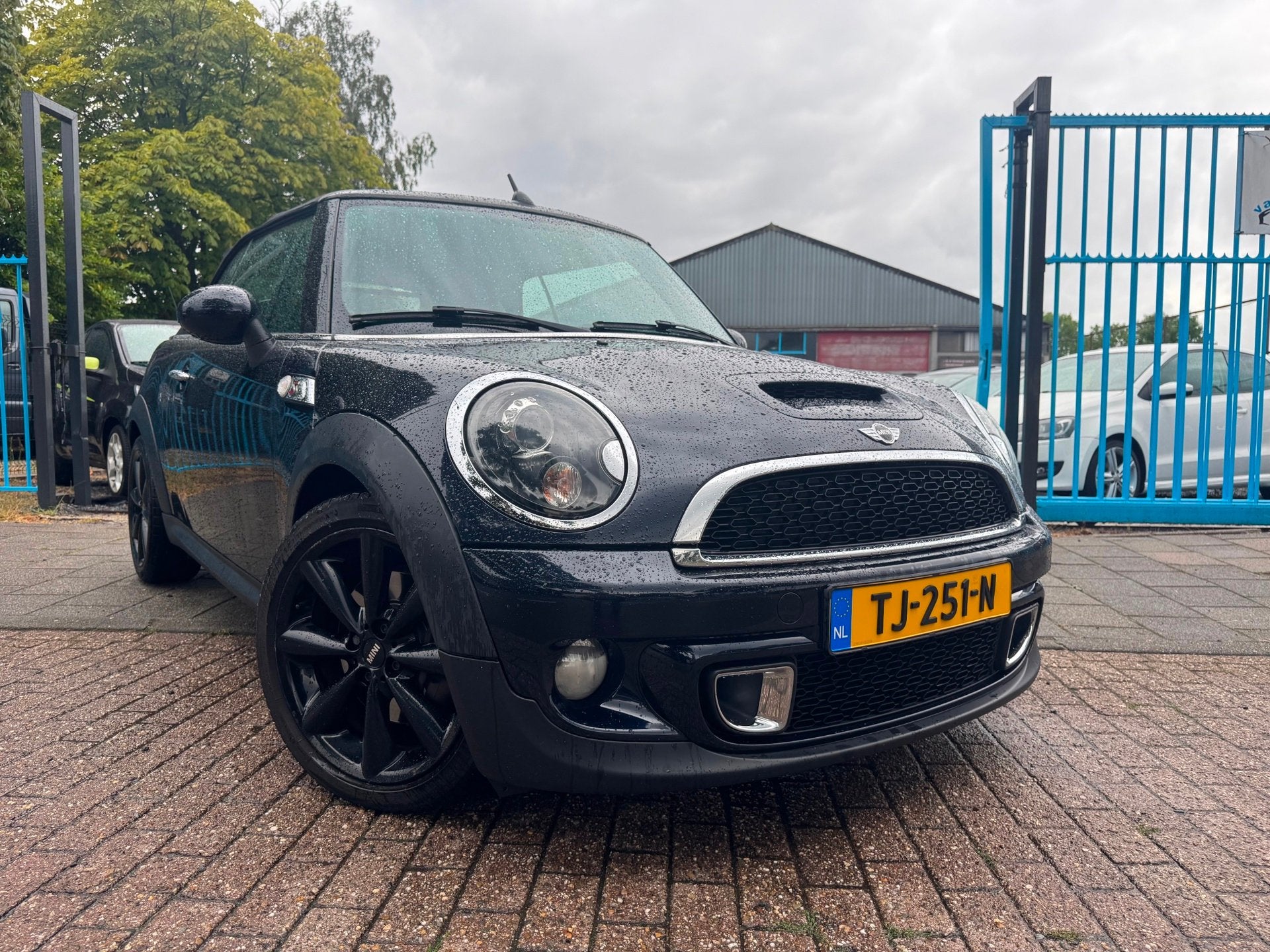 Mini Cabrio 1.6 Cooper S Clima Elek Pakket Xenon Cruise, Auto's, Voorwielaandrijving, Gebruikt, Zwart, 4 cilinders