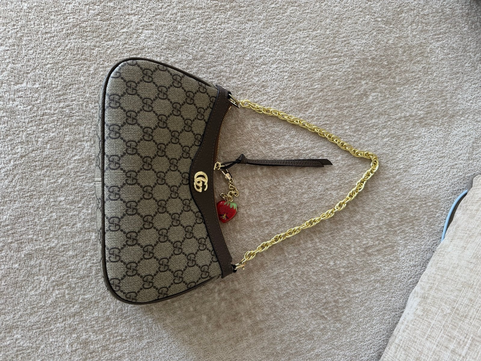 Gucci tas met gouden details., Ophalen of Verzenden, Zo goed als nieuw, Bruin, Schoudertasje