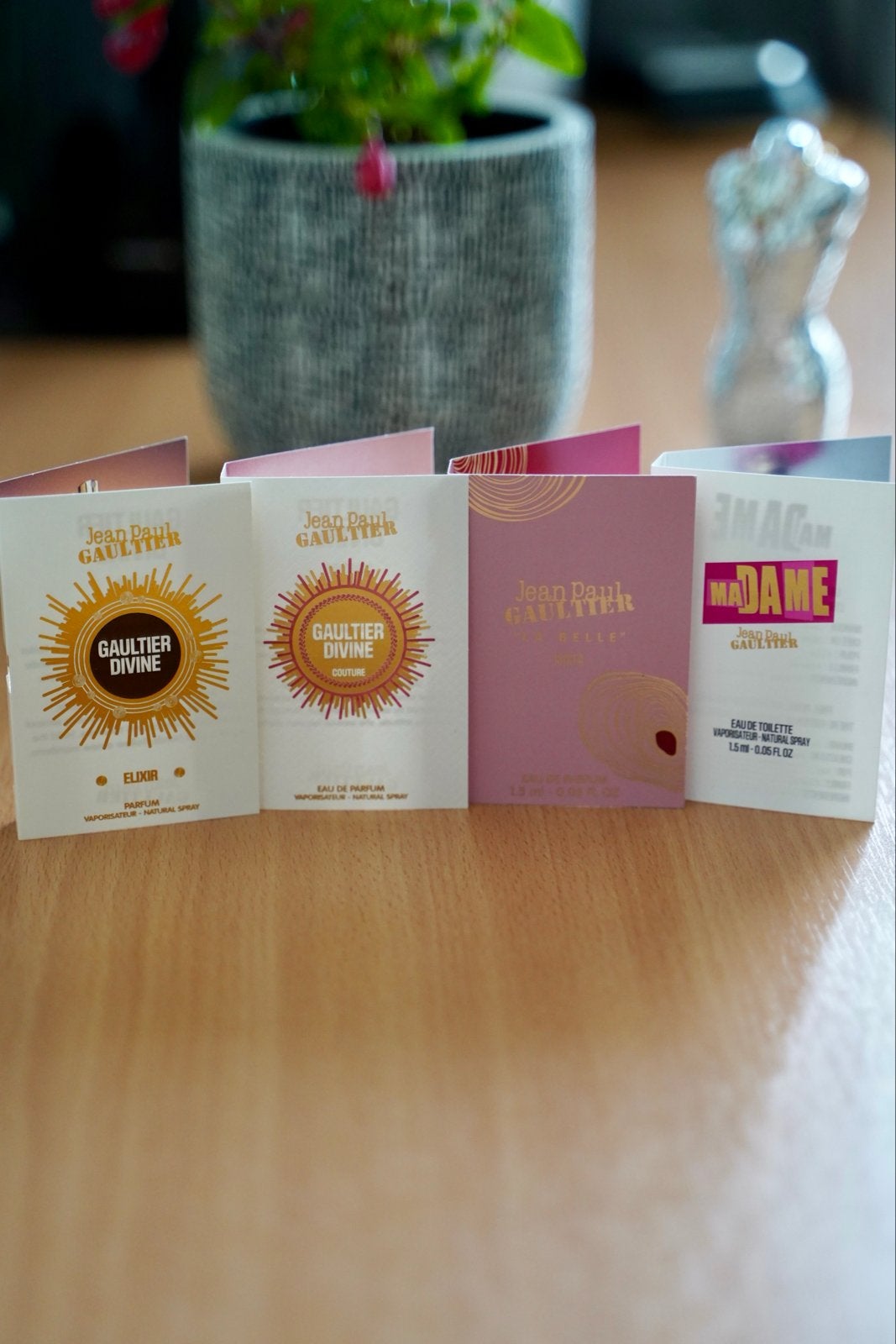 Jean Paul Gaultier sampleset 4x1,5ml, Sieraden, Tassen en Uiterlijk, Uiterlijk | Parfum, Ophalen of Verzenden, Zo goed als nieuw