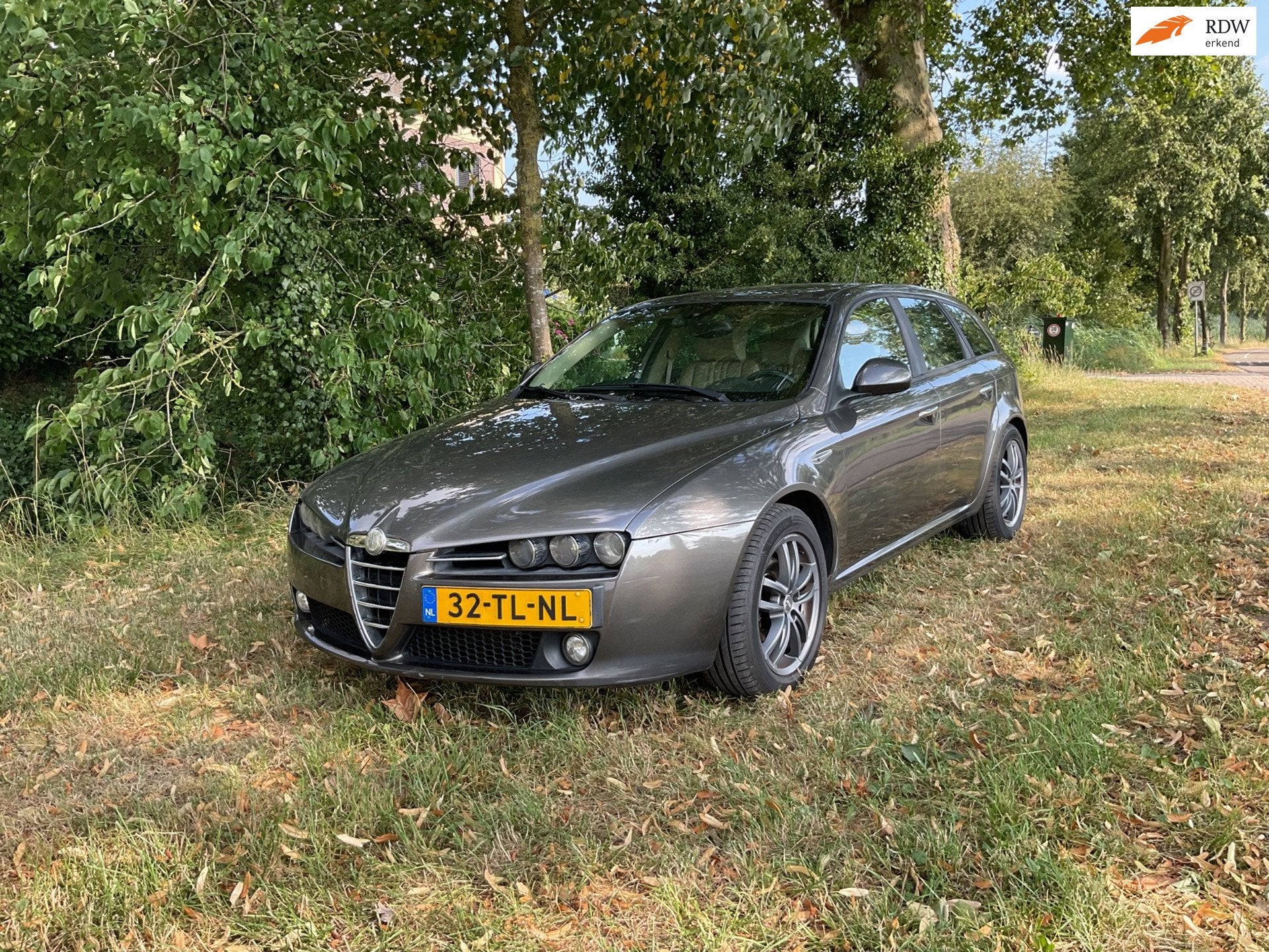 Alfa Romeo 159 Sportwagon 1.9 JTS, APK 5/27, ook youngtimer!, Auto's, Voorwielaandrijving, Gebruikt, Beige, 4 cilinders