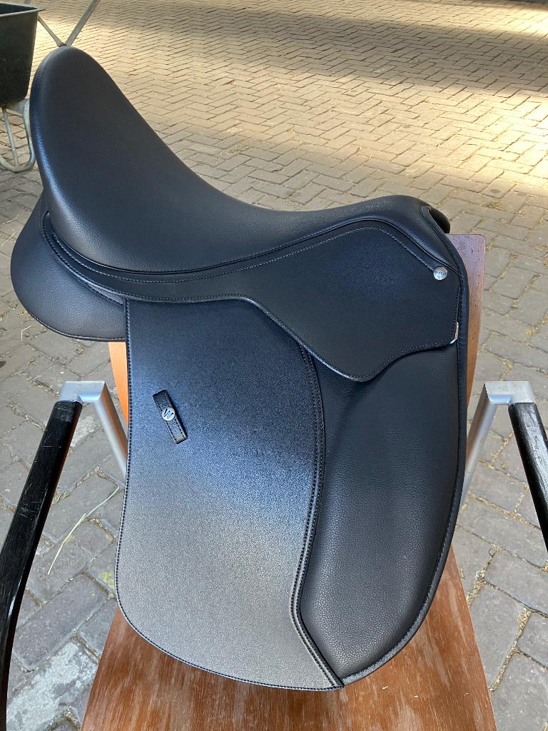 Nieuw Wintec 500 Dressuurzadel 17 inch, Dieren en Toebehoren, Paarden en Pony's | Zadels, Ophalen of Verzenden, Nieuw, Dressuur